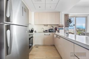 WelHome - Apt Close to Yas Waterworld and Ferrari Circuits