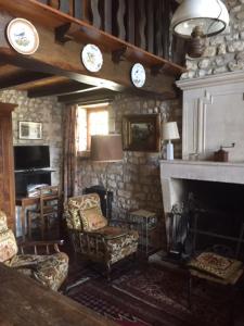 Traditional Charentais cottage in countryside 25 minutes from Royan