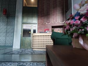 N5 Ratchawong Hostel