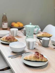 JOLI & MANSARDÉ - Le Jardin de lEvêché a votre Fenêtre