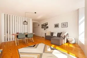 Say Cheese Apt (Downtown) with AC - Cavaco