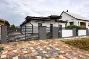 Szentmiklósi Vendégház Gyulaháza - 小瓦尔道