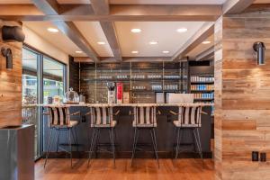 The Incline Lodge