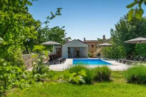 Family Casa Ida with pool and grill in Groznjan - Makovci