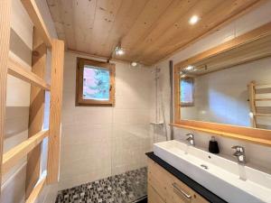 Appartement familial 4 pièces, ski-inski-out, 8 pers, Méribel - FR-1-180-596