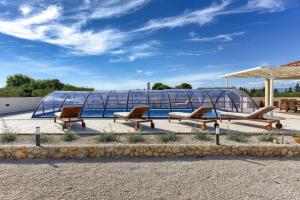 Villa Andamalu with heated pool