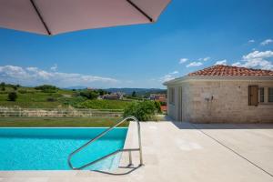 Luxury villa Monte with pool in Vizinada