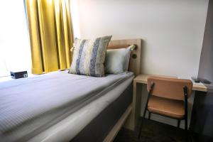 Small double room (140cm bed) room in STF Göteborg City Hotel
