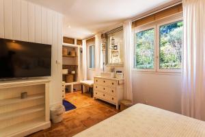 Villas VILLA DES PARFUMS VI4382 By RIVIERA HOLIDAY HOMES : photos des chambres
