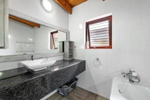 San Lameer Villa 2704 - 4 Bedroom Standard - 8 pax - San Lameer Rental Agency