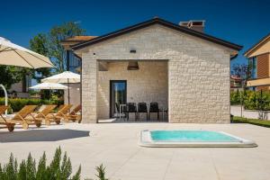 Villa Curitico with sauna and jacuzzi in Porec