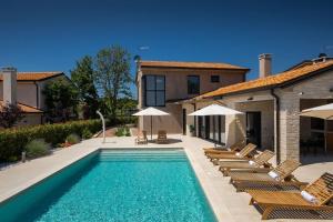 Villa Curitico with sauna and jacuzzi in Porec