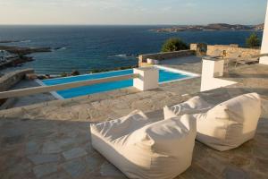 obrázek - Platinum Paros Villa 3 Bedroom Villa Amazing Sea Views and Pool Access Parikia