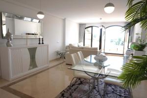 Joya de Las Jacarandas