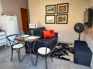 Kitnet aconchegante próxima ao Austa - 特马斯多伊比拉