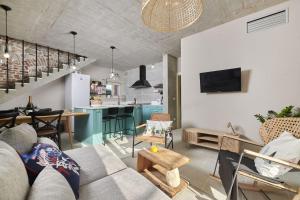 Villa Mediterranea with pool and grill in Umag