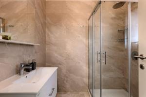 Modern villa Oliveti with pool and grill in Porec