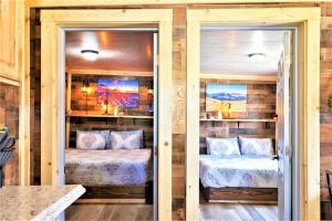 Dog Friendly Private Cabin w Hot Tub Leadville-A