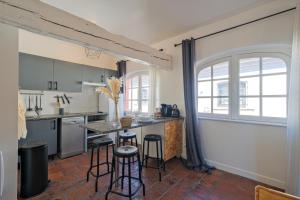 Appartements Numero 6 - Place Nationale - Wifi et Fibre : photos des chambres