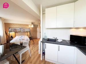 Appartements Le Matelot by iZiLi-Calme-Futuroscope-Parking : photos des chambres