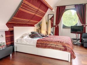 Suite de luxe avec espace salon et balnéo à la campagne