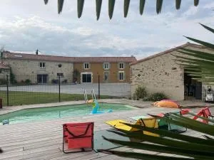 gîte la vie en couleur 14 personnes - Vernoux-en-Gâtine