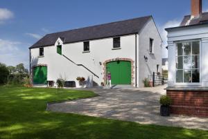 Three-Bedroom Apartment room in Lisnacurran Country House B&B