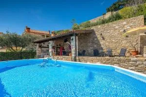 Rustic villa Pietro with panoramic view in Motovun - Livade