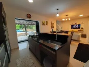 Linda Casa Piscina Natureza - Rio Tavares