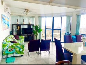 Departamento 4 habitaciones 8 personas vista al mar 2do piso en Playa Almendro, Tonsupa