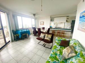 Departamento 4 habitaciones 8 personas vista al mar 2do piso en Playa Almendro, Tonsupa