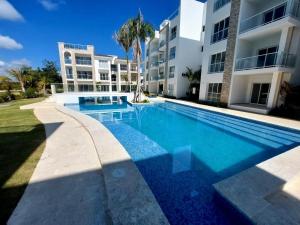 2BR Beach Condo • Prime Location Across Hard Rock