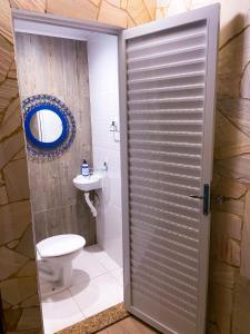 Recantos Pinheiros - Casa inteira, até 11 hóspedes - Piscina privativa, sinuca, e ar condicionado nos 3 quartos - Condomínio Orla 500, lado praia - Unamar, Cabo Frio-RJ