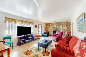 Hazel Eyes - Los Berros