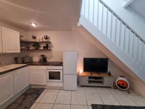 Cosy Moat House Cottage #6