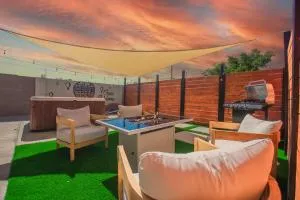 Casa Urbana-2BD-2BTH-Hot Tub-Pet Friendly-No Pet Fees! - Los Ranchos de Albuquerque