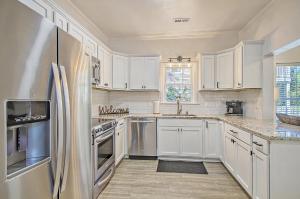 Cams Retreat on Apple Street