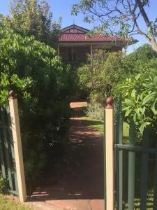 Wellness Stay in Private Home near beaches, rainforest and South Coast, 2 rooms - Berkeley