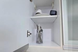 One Uptown in BGC Chic & Trendy 1BR 200mbps fiber