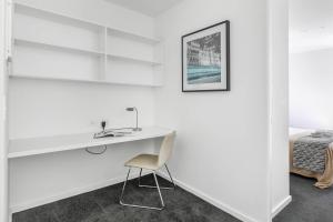 Kavanagh Cool - A Central Resort-style Pad