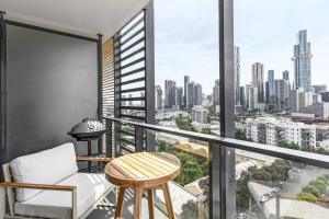 Skyhighs Edge - City View Serenity by St Kilda Rd