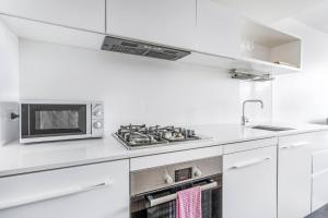 Skyhighs Edge - City View Serenity by St Kilda Rd