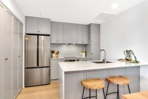 Moana Wave A Marvellous Beachfront Residence