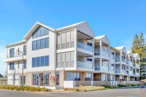 Moana Wave A Marvellous Beachfront Residence