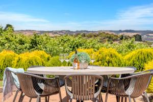 Olivers Homestead - An Idyllic Vineyard Retreat