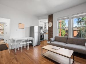 Shadyside, Pittsburgh, Modern and Cozy 1 Bedroom Unit3 with Free Parking
