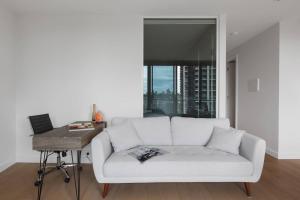 South Yarra Serenity on Chapel St with City Views