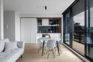 South Yarra Serenity on Chapel St with City Views - Richmond