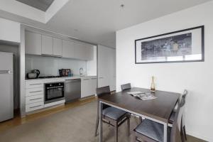 Refresh at Rhapsody - City-Fringe Contemporary