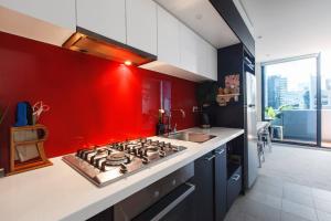 Dazzling Views from Contemporary High-Rise Living